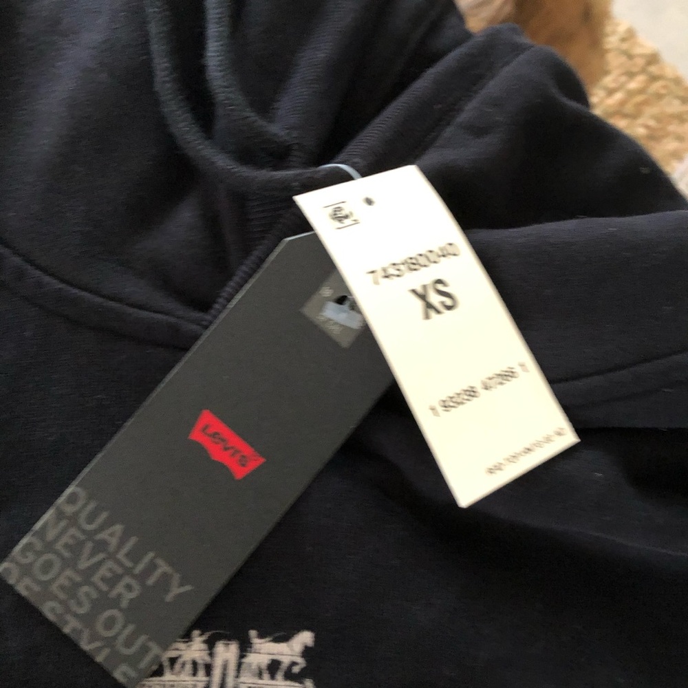 LEVI’S ❤️🔥 NWT OVERSIZED SWEATSHIRT XS/SMALL - Picture 3 of 4